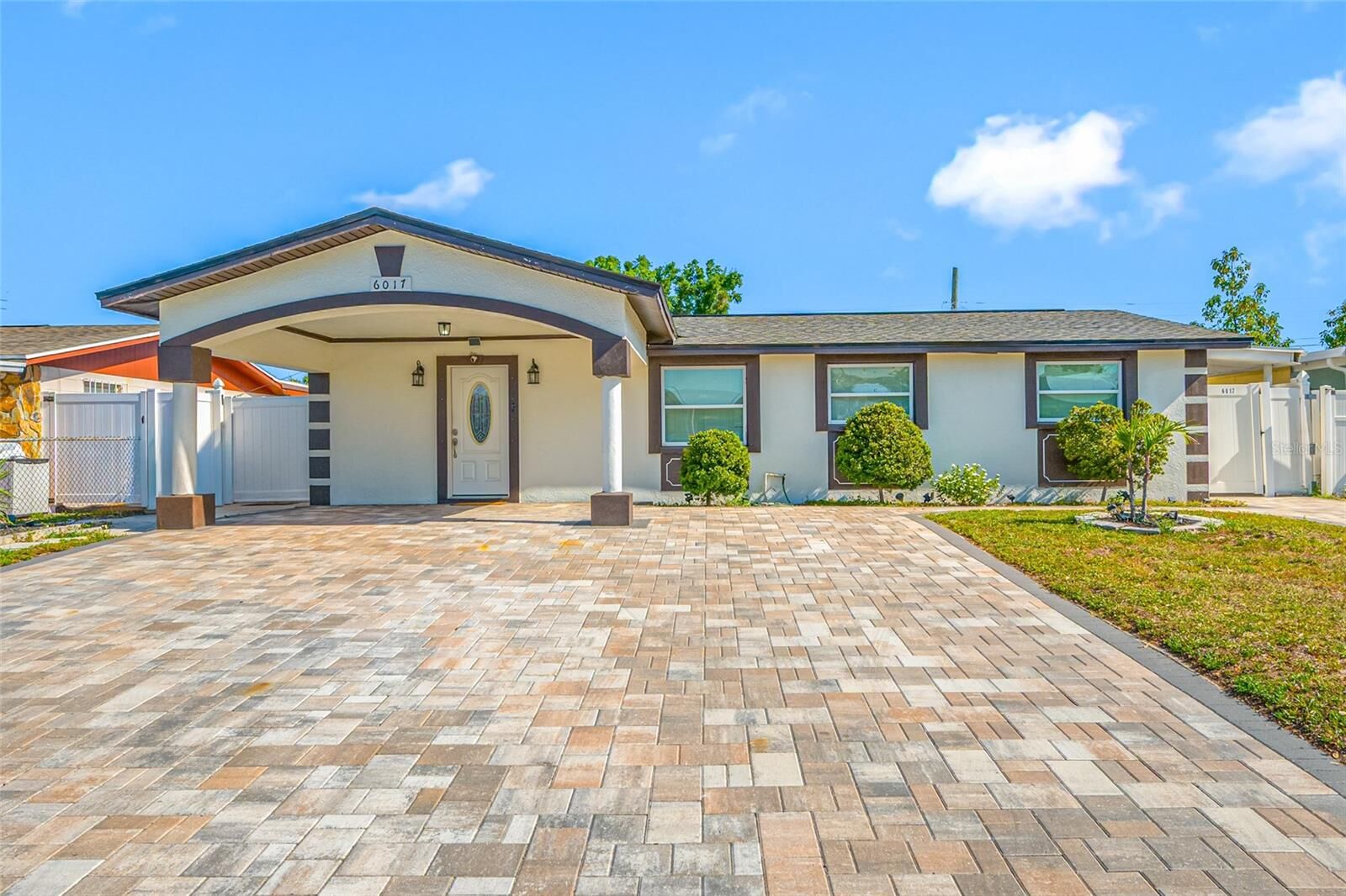 Property Photo:  6017 W Fern Street  FL 33634 