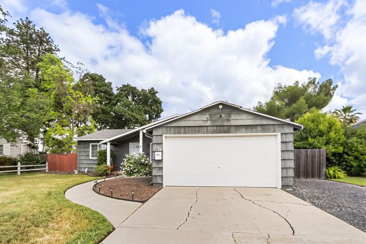 Property Photo:  7333 Circle Parkway  CA 95823 