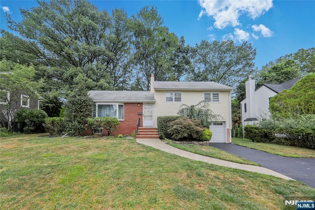 Property Photo:  270 Glen Avenue  NJ 07628 