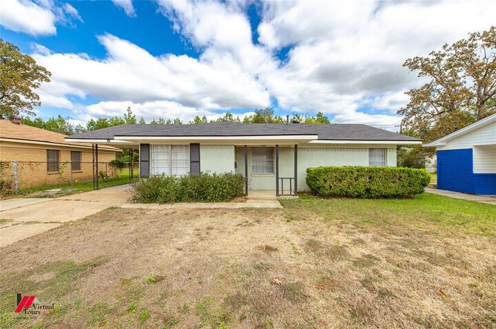 Property Photo:  649 Woodmont Place  LA 71108 