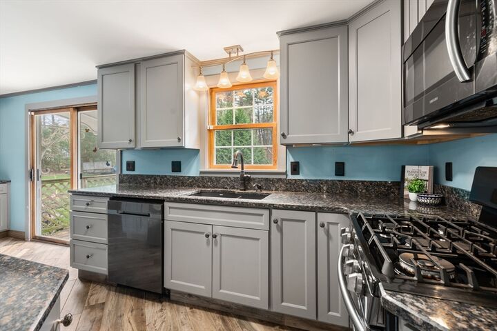 Property Photo:  7 Salem Rd  MA 01077 