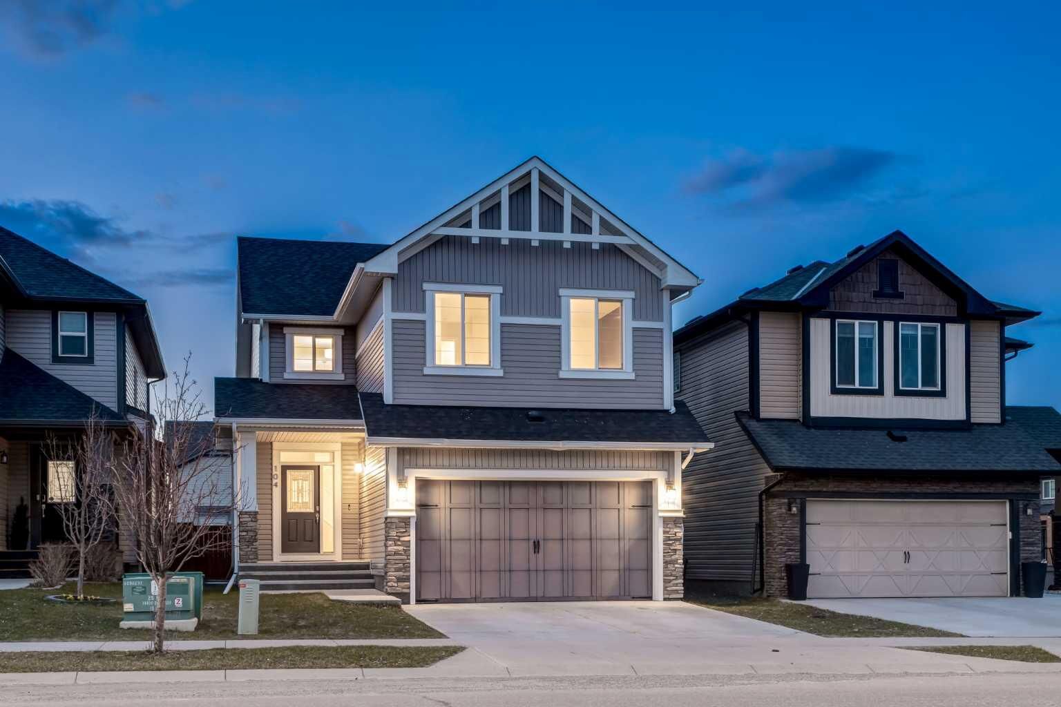 Property Photo: 104 Hillcrest Avenue SW AB T4B 4C8
