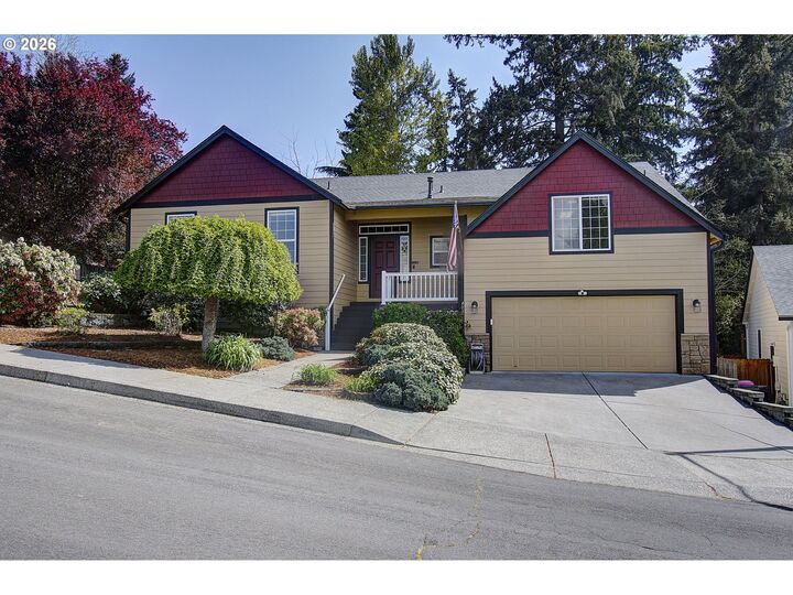 Property Photo:  403 NW 104th Cir  WA 98685 