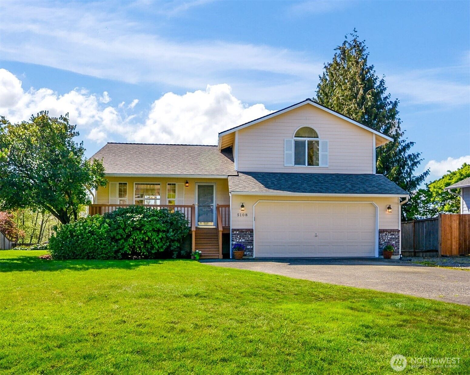 Property Photo:  5108  70th Drive NE  WA 98270 