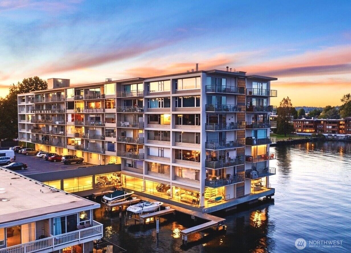 Property Photo:  2040  43rd Avenue E 215  WA 98122 