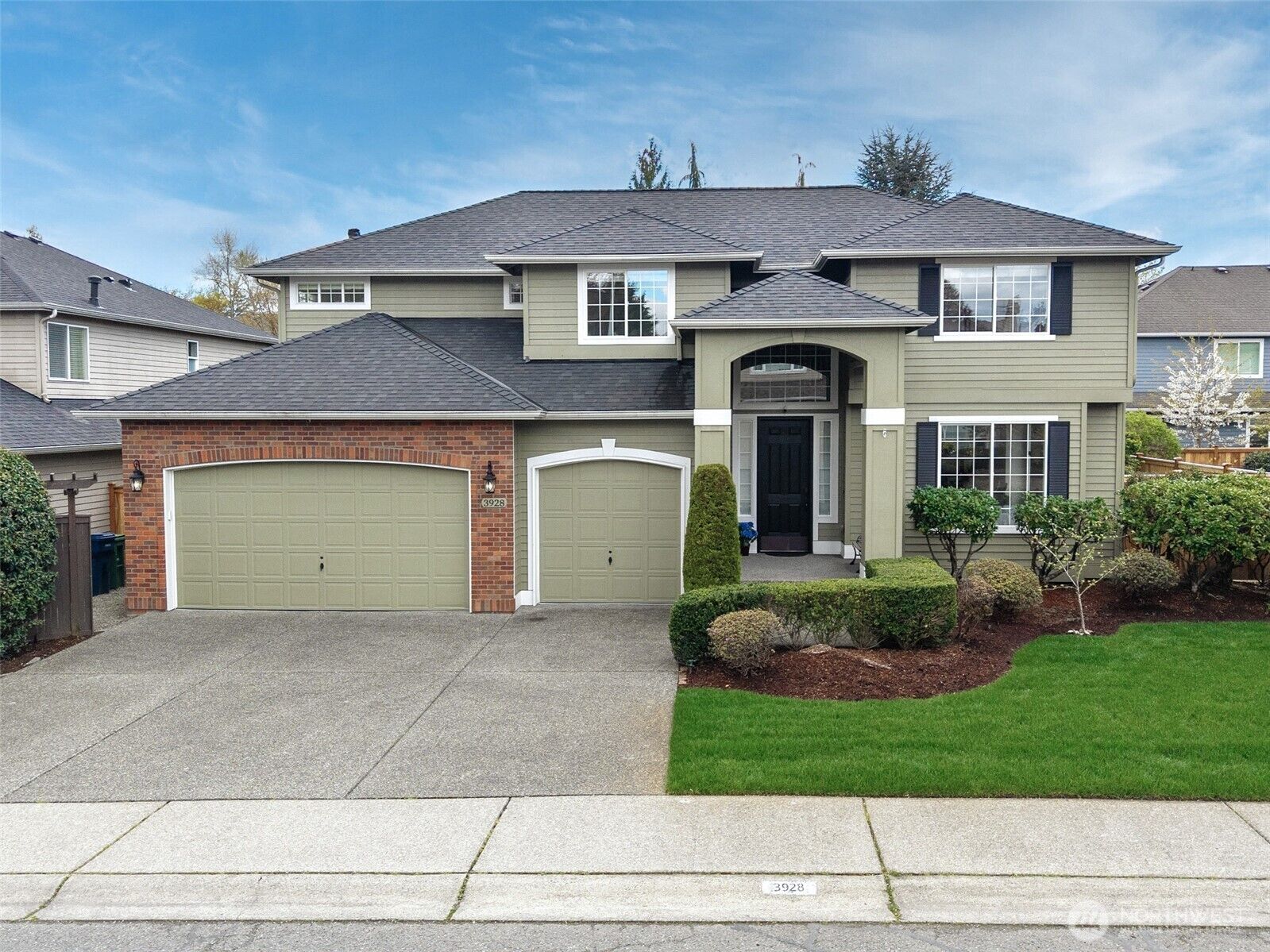 Property Photo:  3928  208th Place SE  WA 98021 