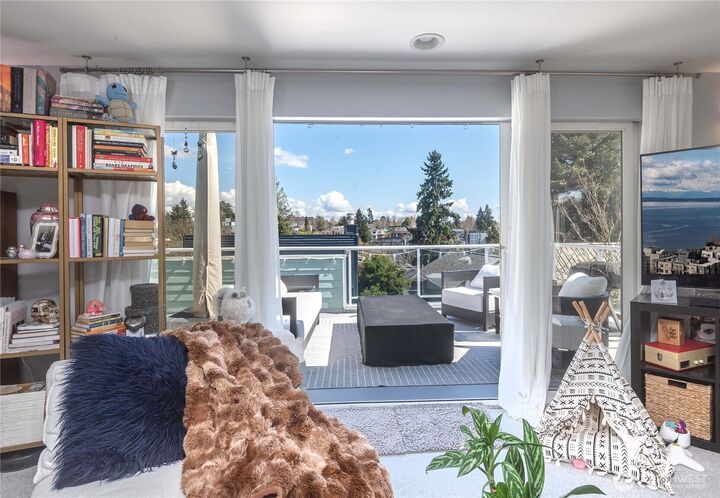 Property Photo:  4258  Whitman Avenue N  WA 98103 