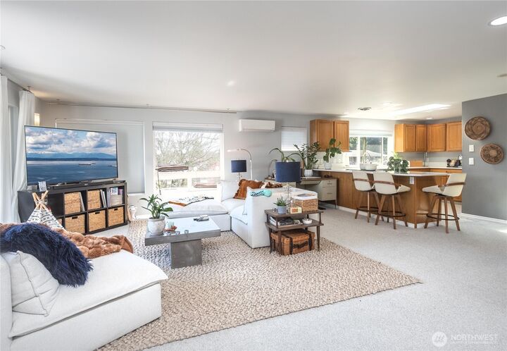 Property Photo:  4258 N Whitman Ave  WA 98103 