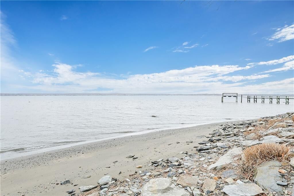 Property Photo:  54 Oliver Hazard Perry Road Road  RI 02871 