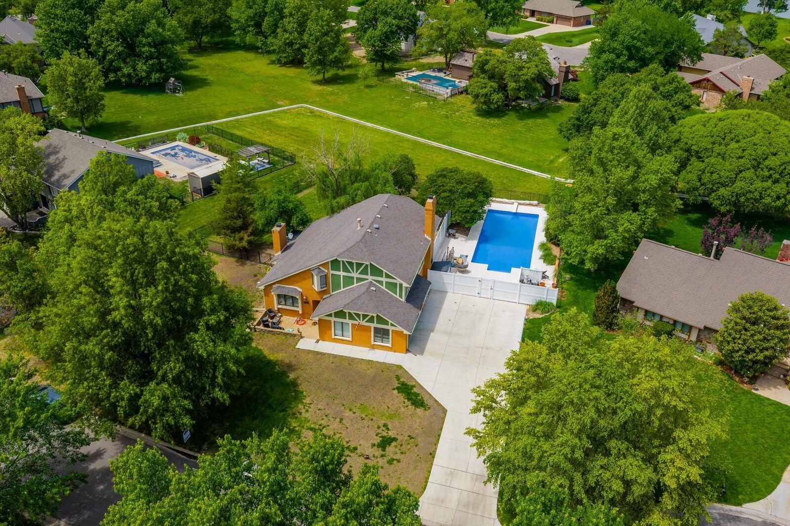 Property Photo:  14710 E Willowbend Cir  KS 67230 