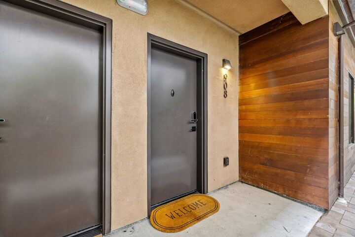 Property Photo:  908 Woodside  CA 94061 