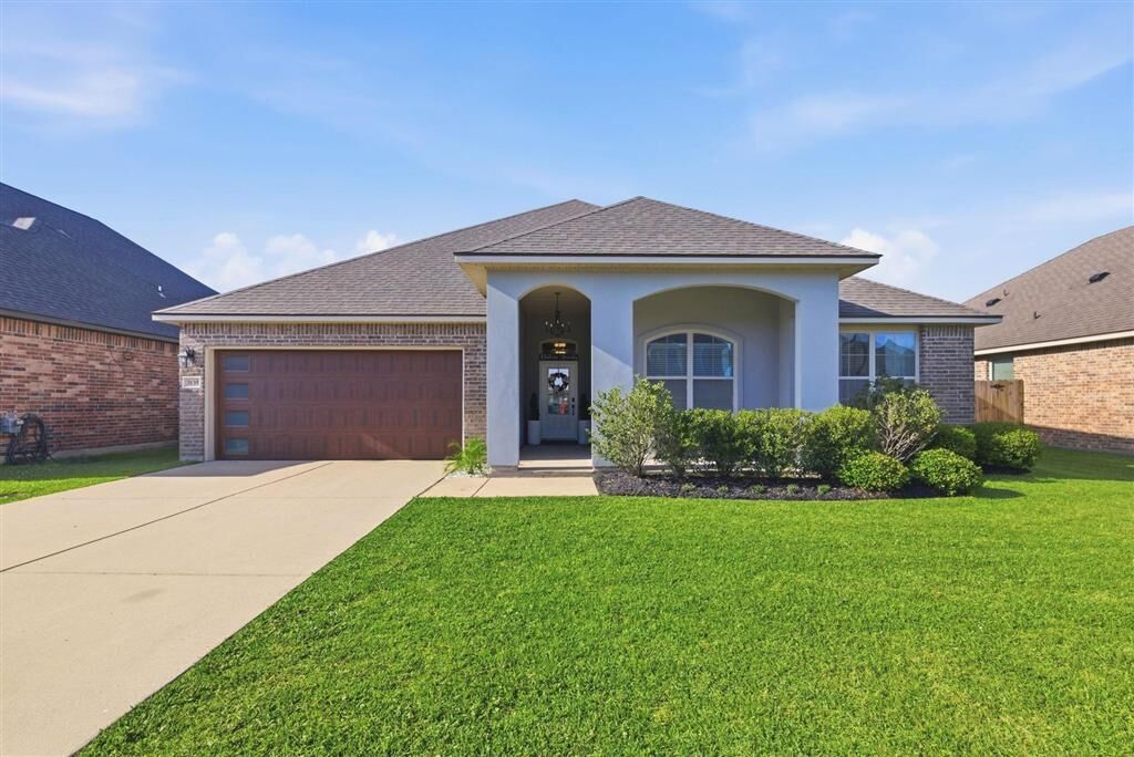 Property Photo: 3135 Asbury Circle LA 70607