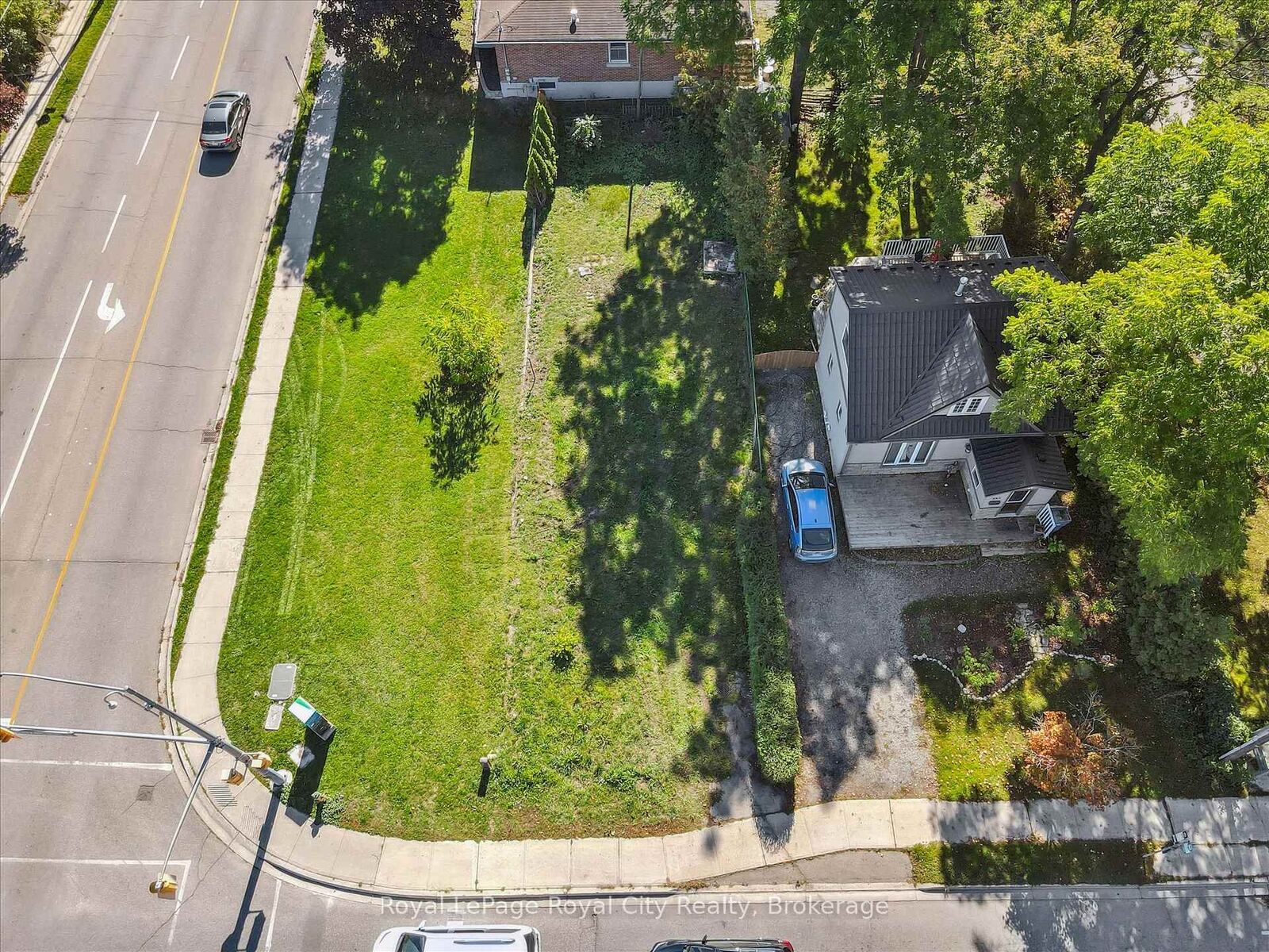 Property Photo:  239 Elizabeth Street  ON N1E 2X6 