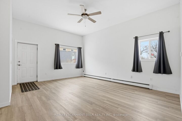 Property Photo: 14 Avenue Place ON L3B 4B1