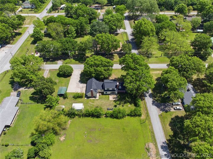 Property Photo:  108 S Bettes Avenue  OK 74467 