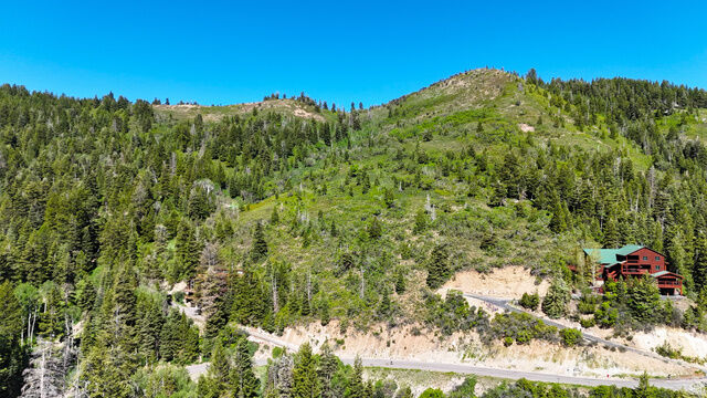 Property Photo:  655 Matterhorn Dr  UT 84098 