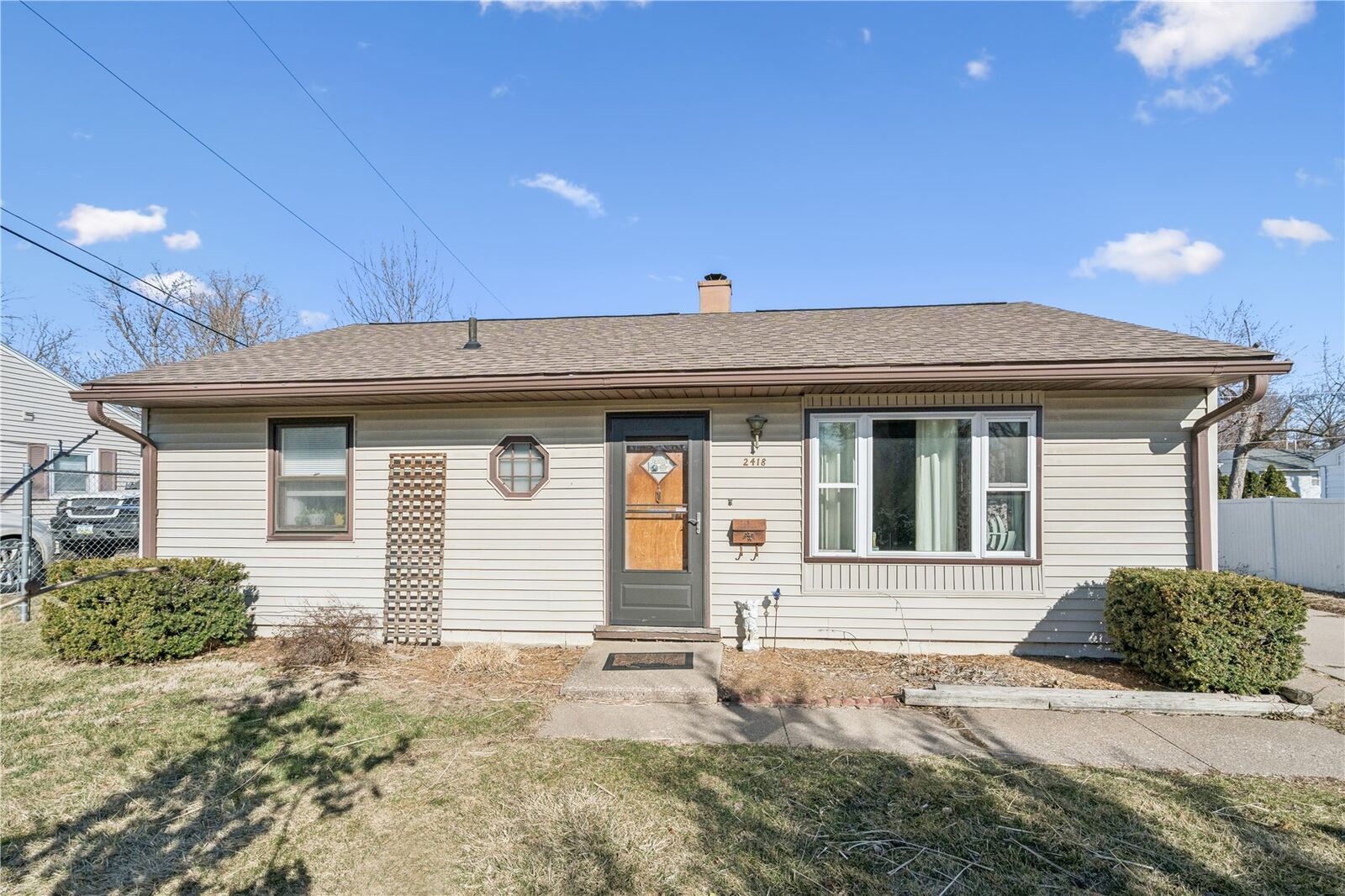 Property Photo:  2418 Reynolds Ave SW  IA 52404 