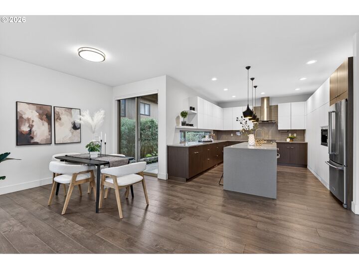 Property Photo:  7110 SE 42nd Ave  OR 97206 