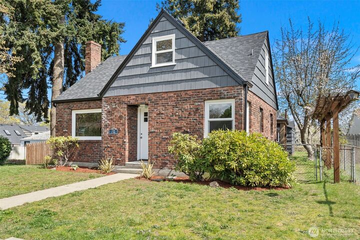Property Photo:  2709 N Mason Avenue  WA 98407 