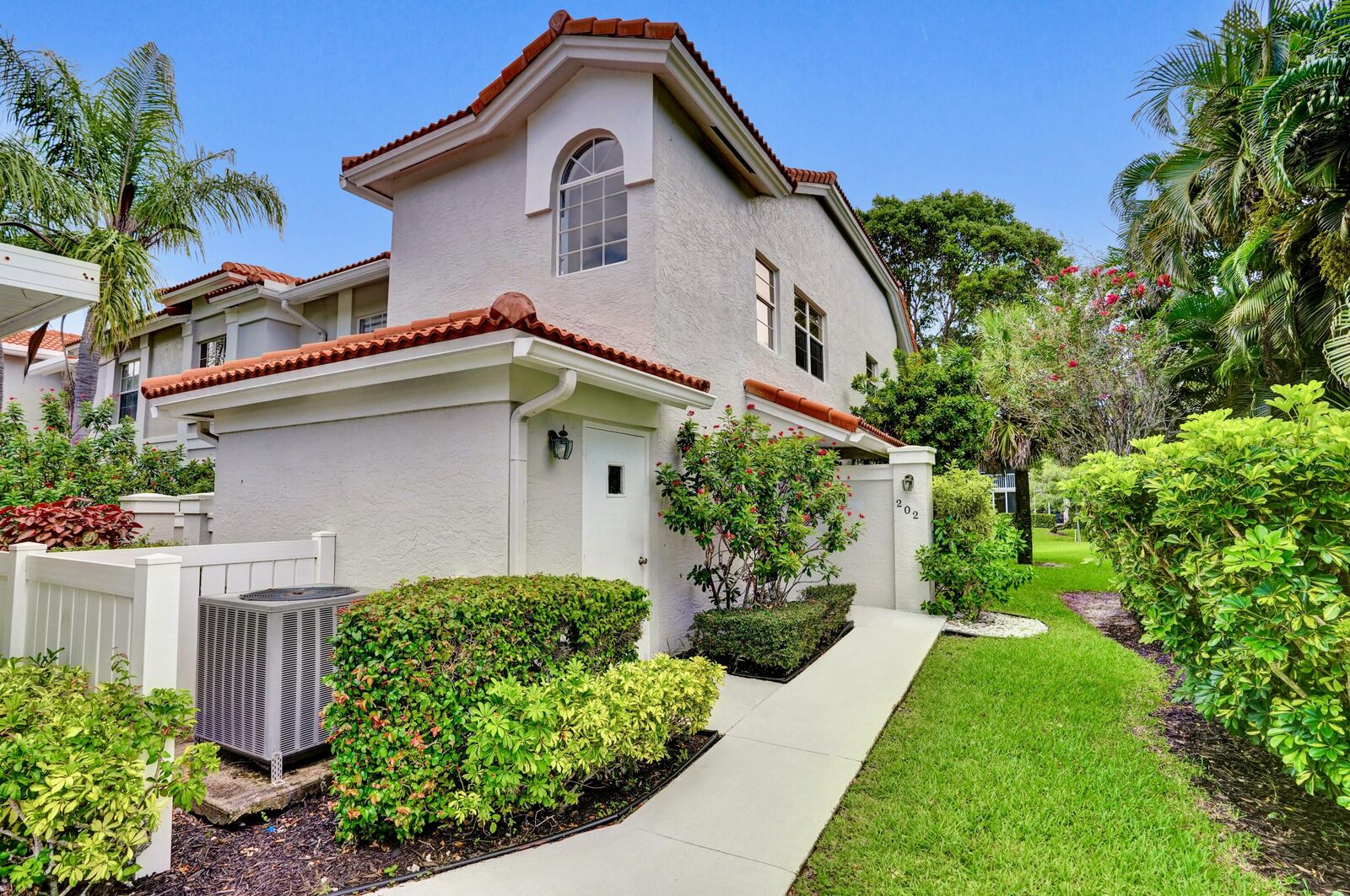 Property Photo:  7669 Springwater Place 202  FL 33437 