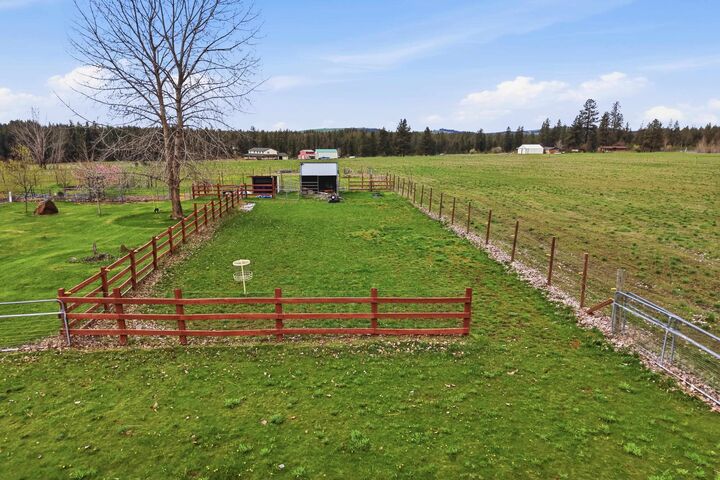 Property Photo:  3916 W Dakin Ln  WA 99004 