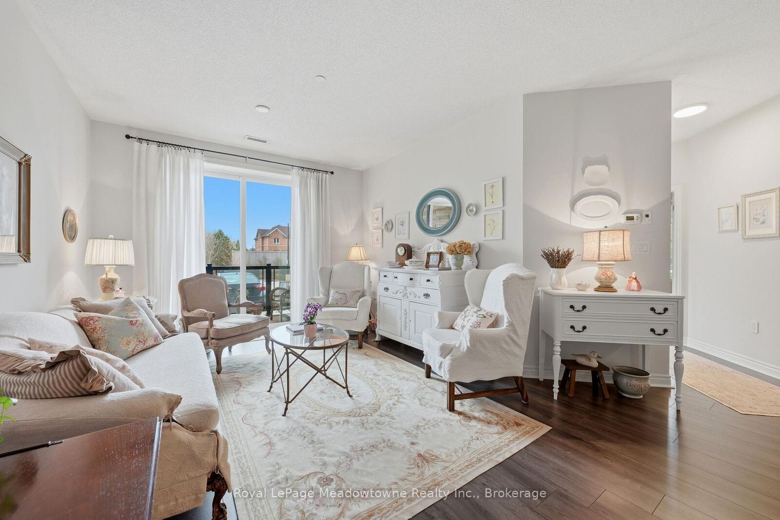 Property Photo: 33 Whitmer Street 109 ON L9T 8P9