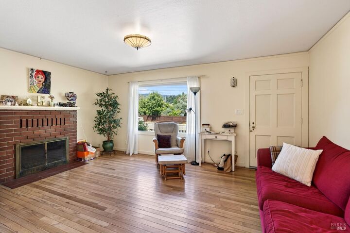 Property Photo:  441 N Jefferson Street  CA 95425 