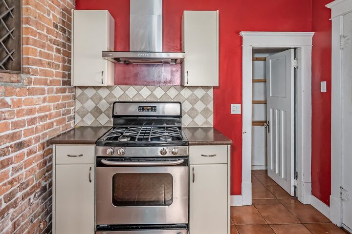 6085 Quebec Street — photo 1