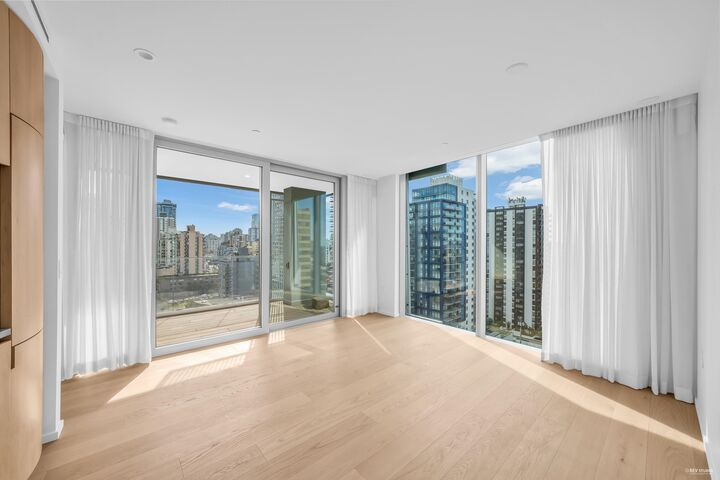 Property Photo: 1568 Alberni Street 1704 BC V6G 0E3