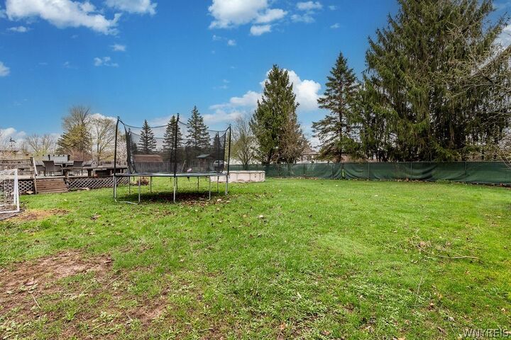 Property Photo:  21 Sturbridge Lane  NY 14072 