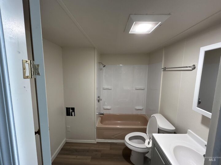 Property Photo: 1412 4th St 19 WA 99402