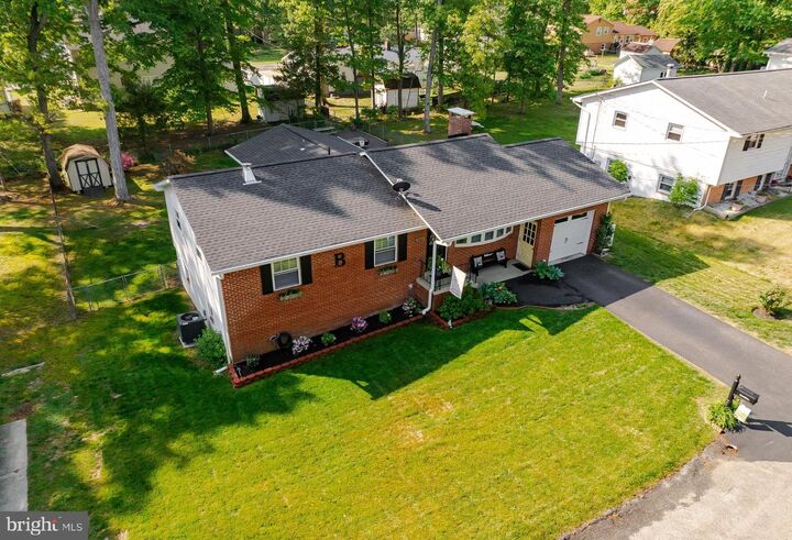 Property Photo:  8 Leslie Drive  MD 20640 