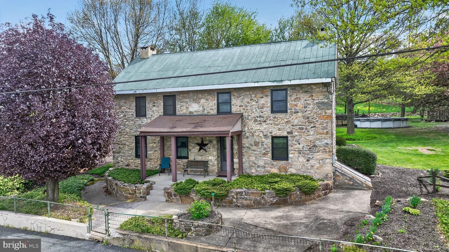 Property Photo: 1786 Weisstown Road PA 19512