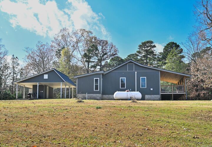 Property Photo:  2210 S Reine Street  AR 71953 