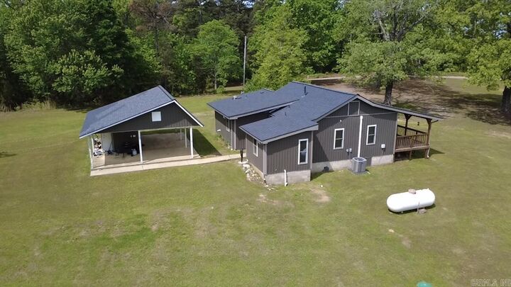 Property Photo:  2210 S Reine Street  AR 71953 