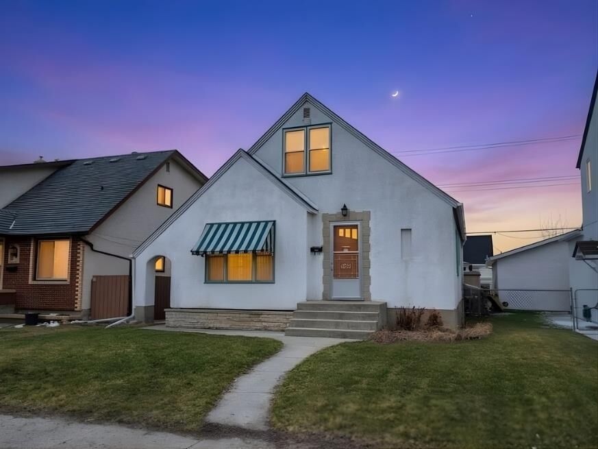 Property Photo:  1015 Spruce Street  MB R3G 3A1 