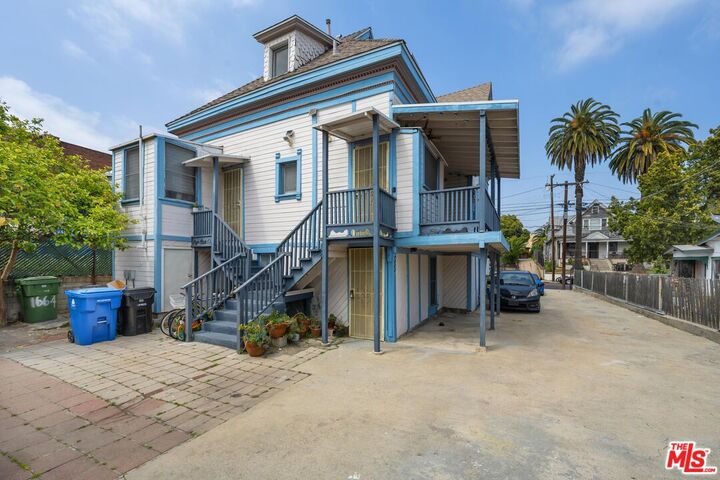 Property Photo:  1664 W 12th St  CA 90015 