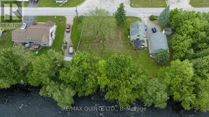 Property Photo:  210 Alexander Street  ON K0K 3J0 