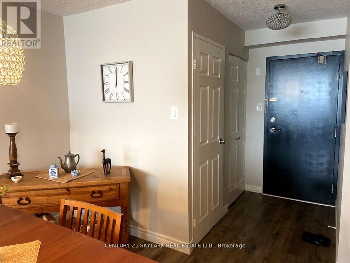 Property Photo:  8 Lisa Street 706  ON L6Y 3V1 