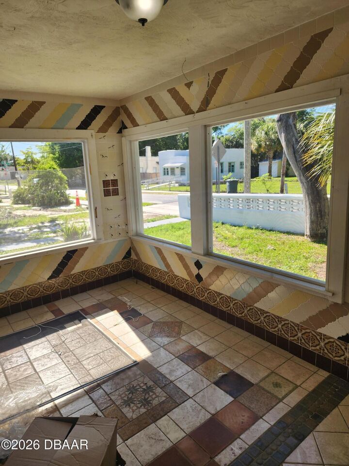 Property Photo:  319/323 Taylor Avenue  FL 32114 