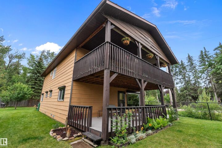 Property Photo: 110 1st Avenue AB T0C 1X0
