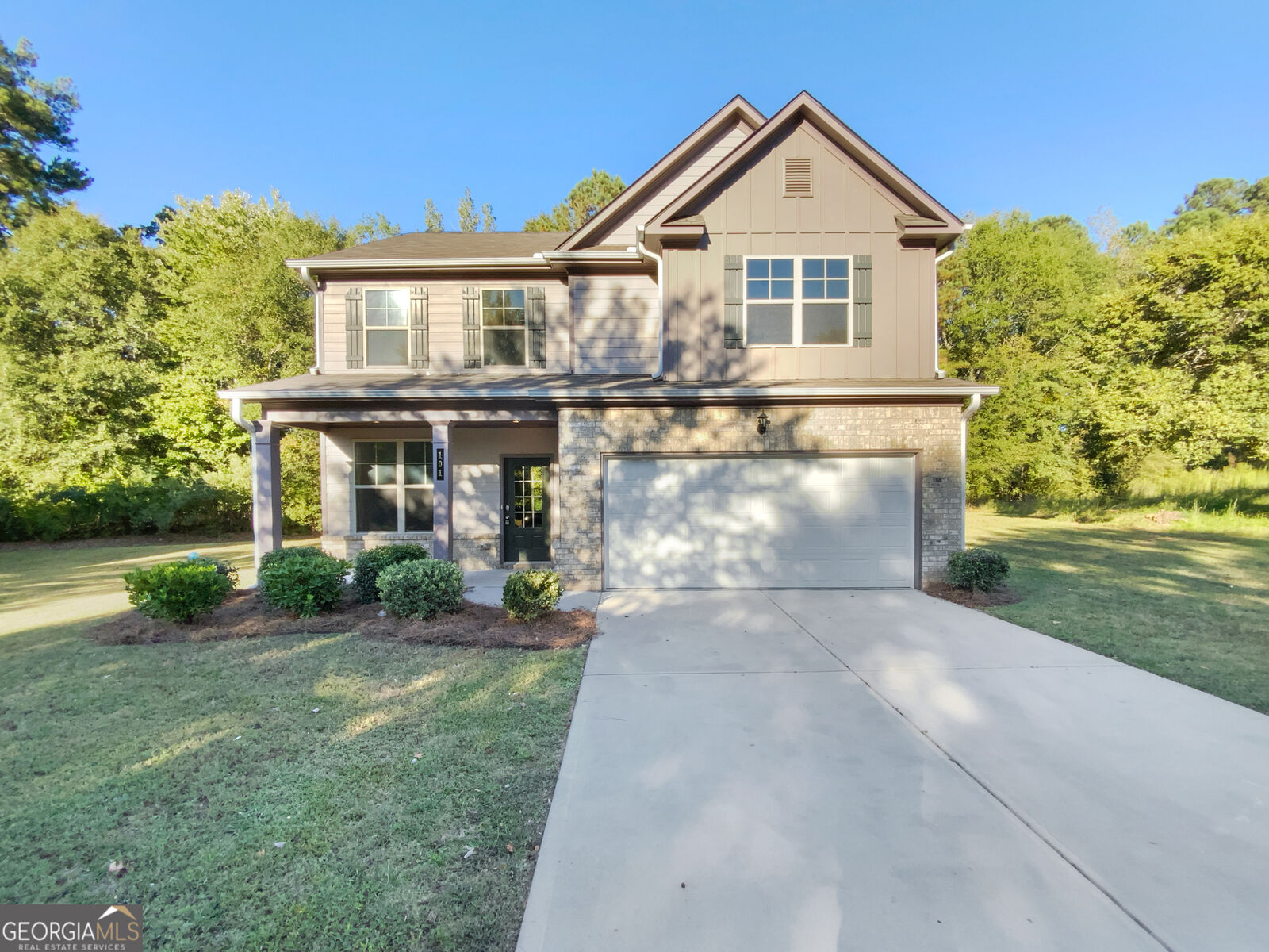 Property Photo:  101 Lexington Place Drive  GA 30223 