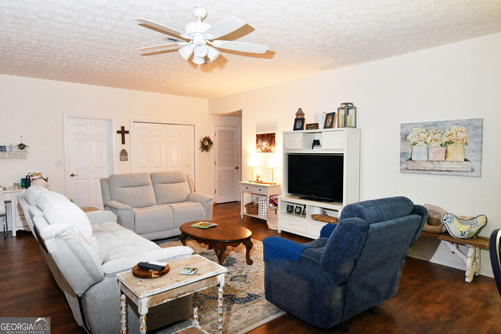 Property Photo: 795 Sunset Ridge Lane SE GA 30045