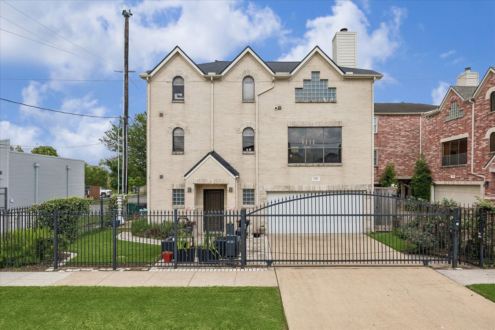 Property Photo:  5201 Cornish Street  TX 77007 