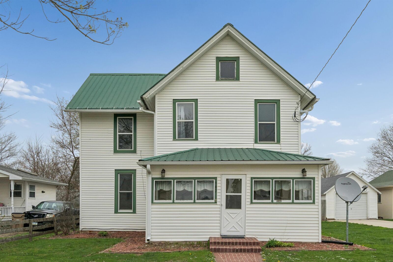 Property Photo:  107 W Elm Street  IA 52076 