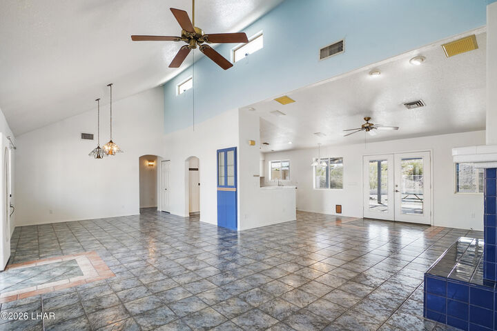 Property Photo:  2042 Donner Bay  AZ 86406 