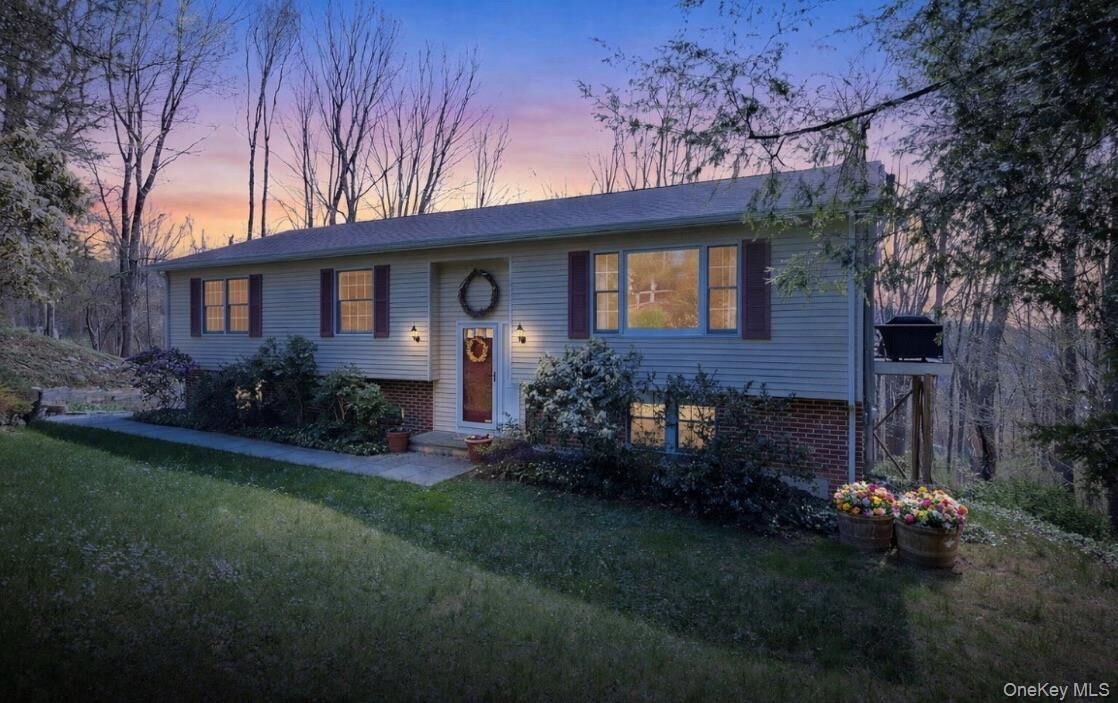 Property Photo:  8 Debbie Lane  NY 10518 