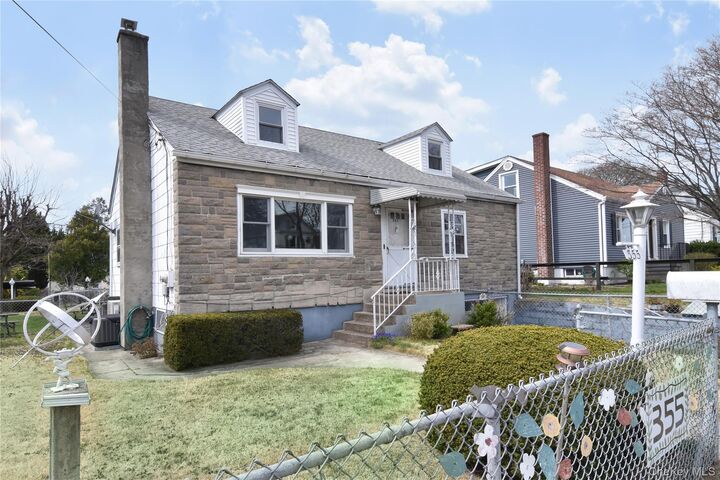 Property Photo:  355 Upland Avenue  NY 10703 