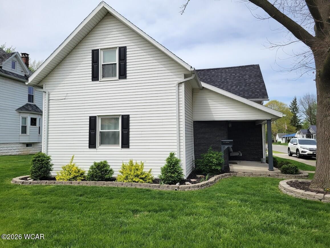 Property Photo: 128 E Montford Avenue OH 45810