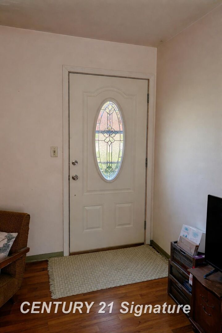 Property Photo: 905 Fleetwood Drive MI 48604